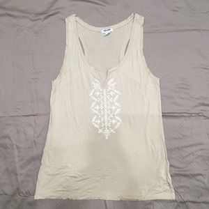 🔅3/$10🔅 Size M Old Navy embroidered tank top